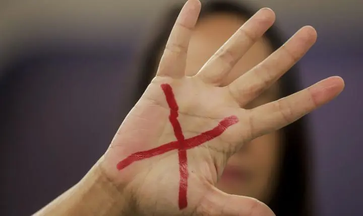 Audiência de jovem esfaqueada 15 vezes será realizada dia 15 de abril